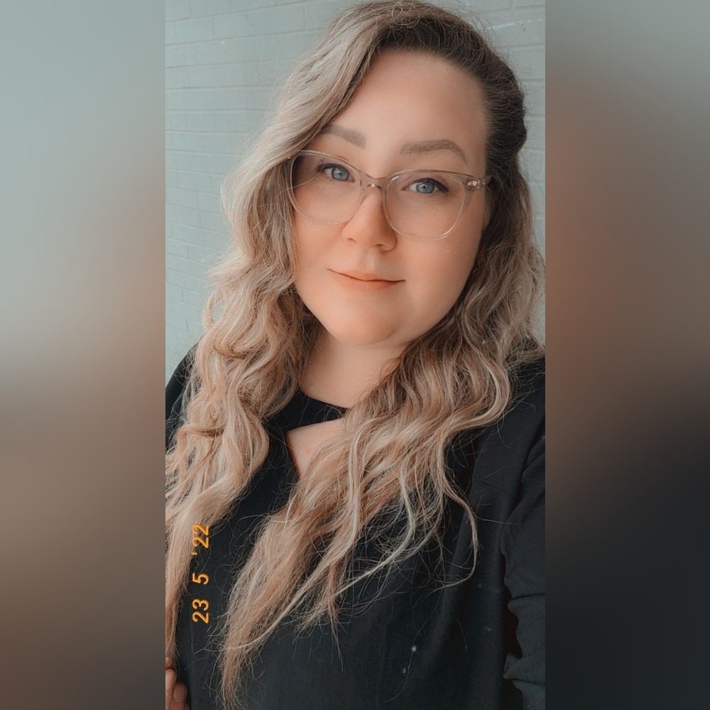 Meet your Posher, Hailey